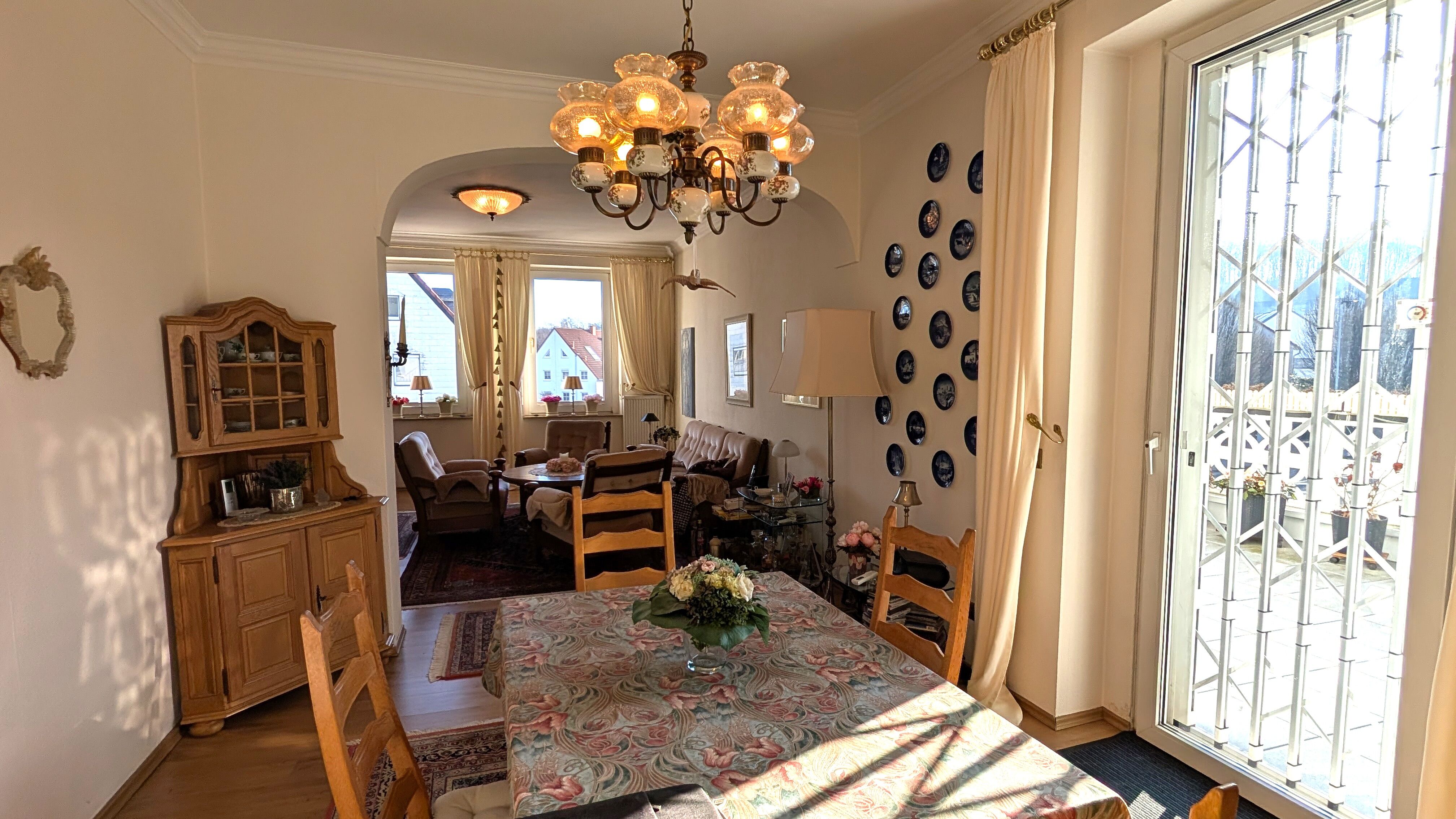 Wohn-/Essbereich Eigentümerwohnung OG