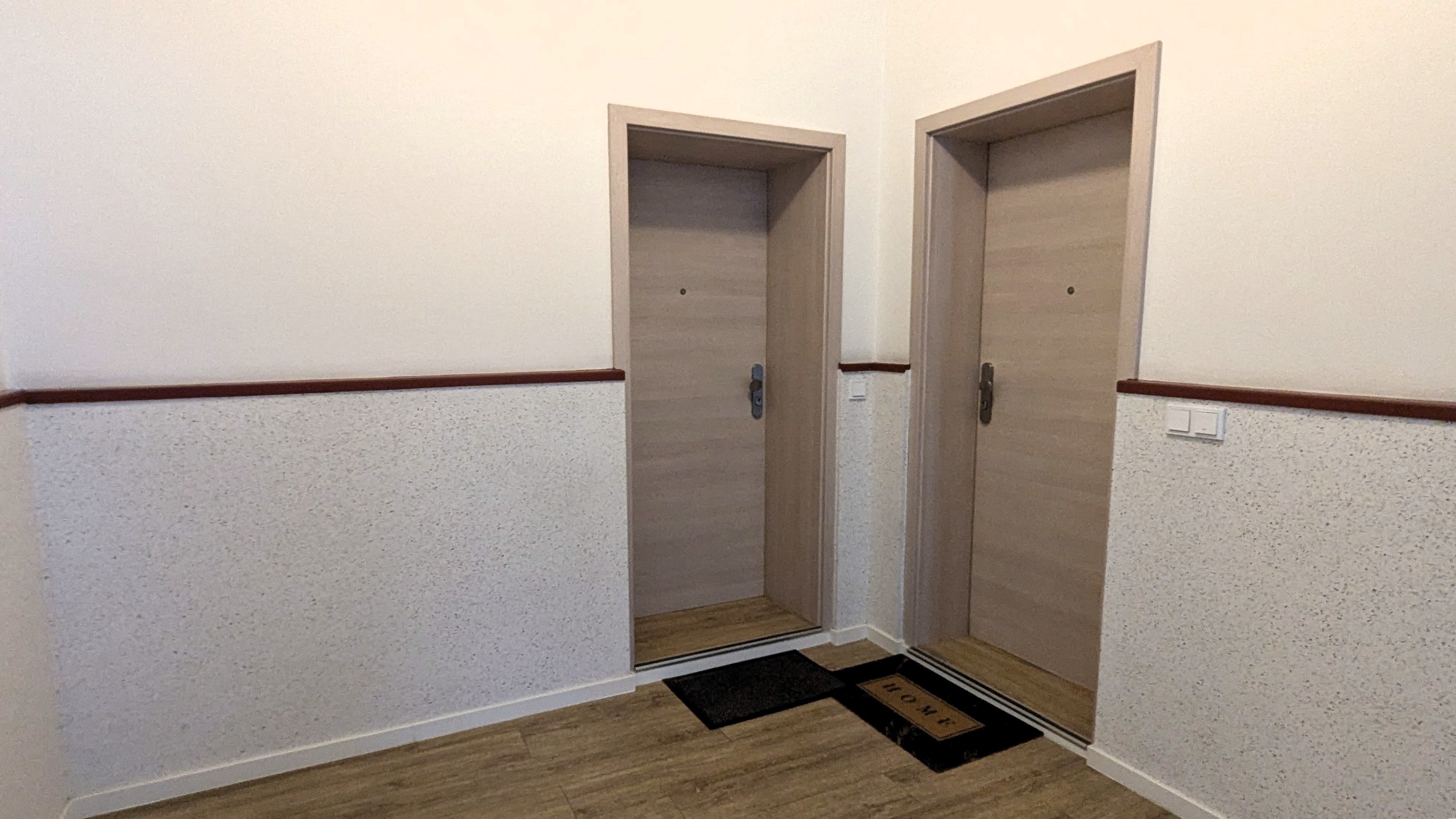 Wohnungseingänge