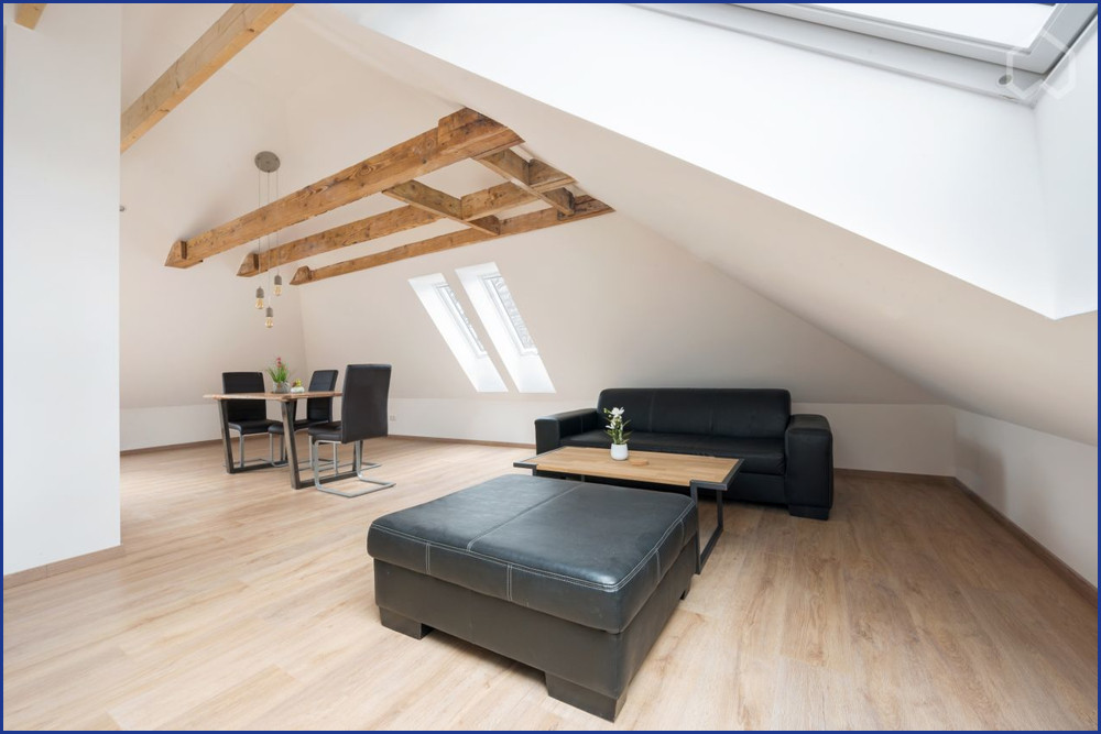 Vollmöbliertes Geschäftsapartment in der Essen-City Dachgeschoss