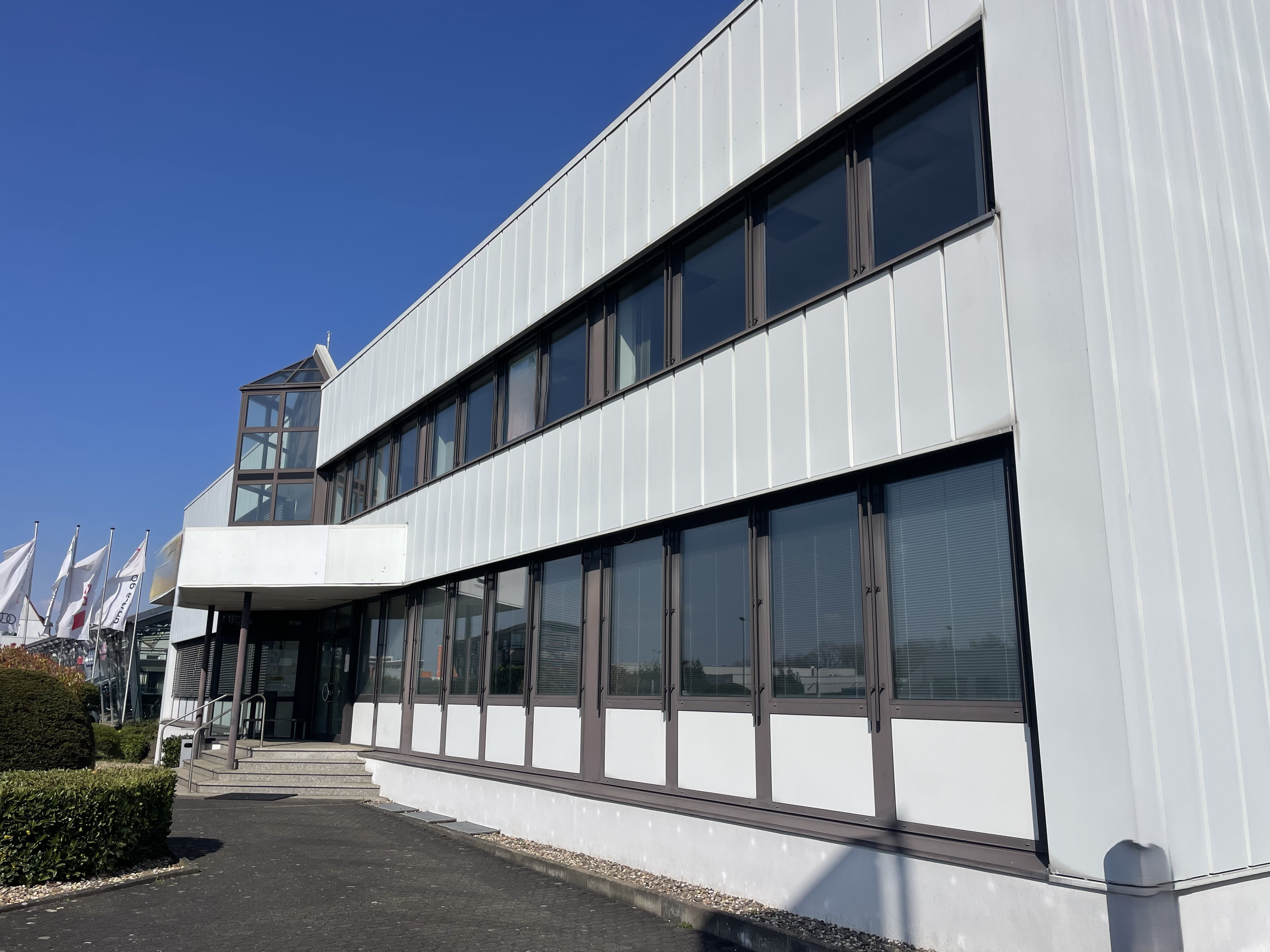 Provisionsfreie, individuell gestaltbare Büros mit Lagerfläche – ideal für Ihre Bedürfnisse