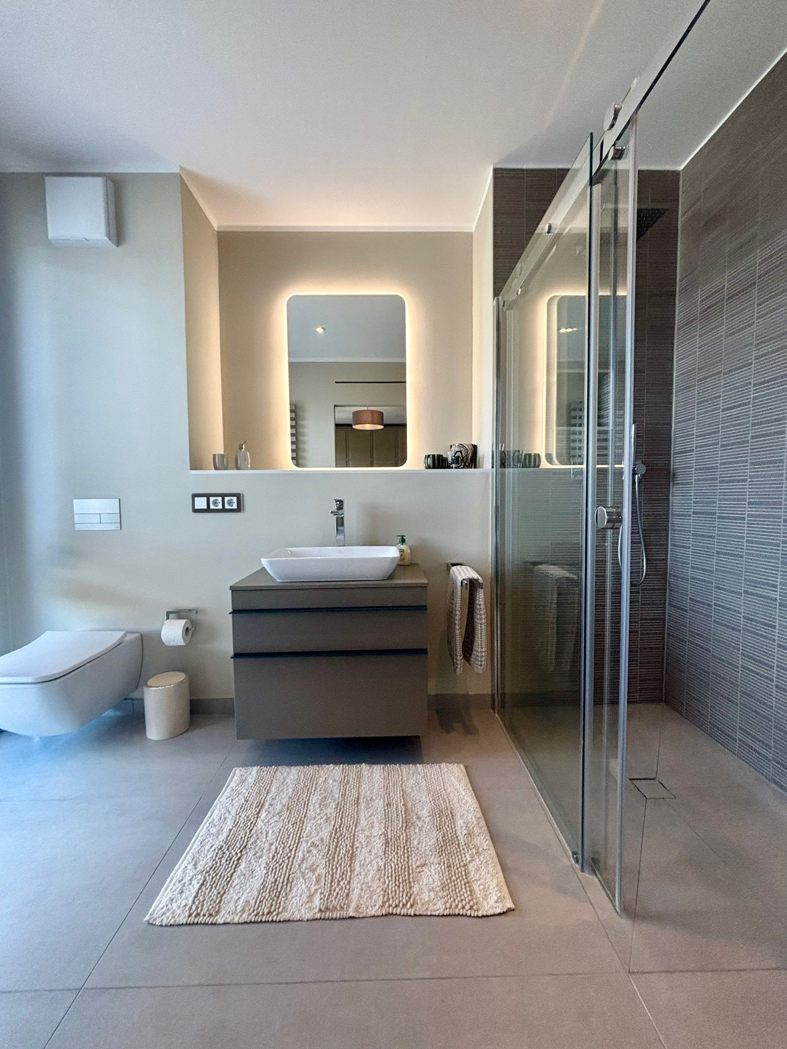 Master-Bathroom