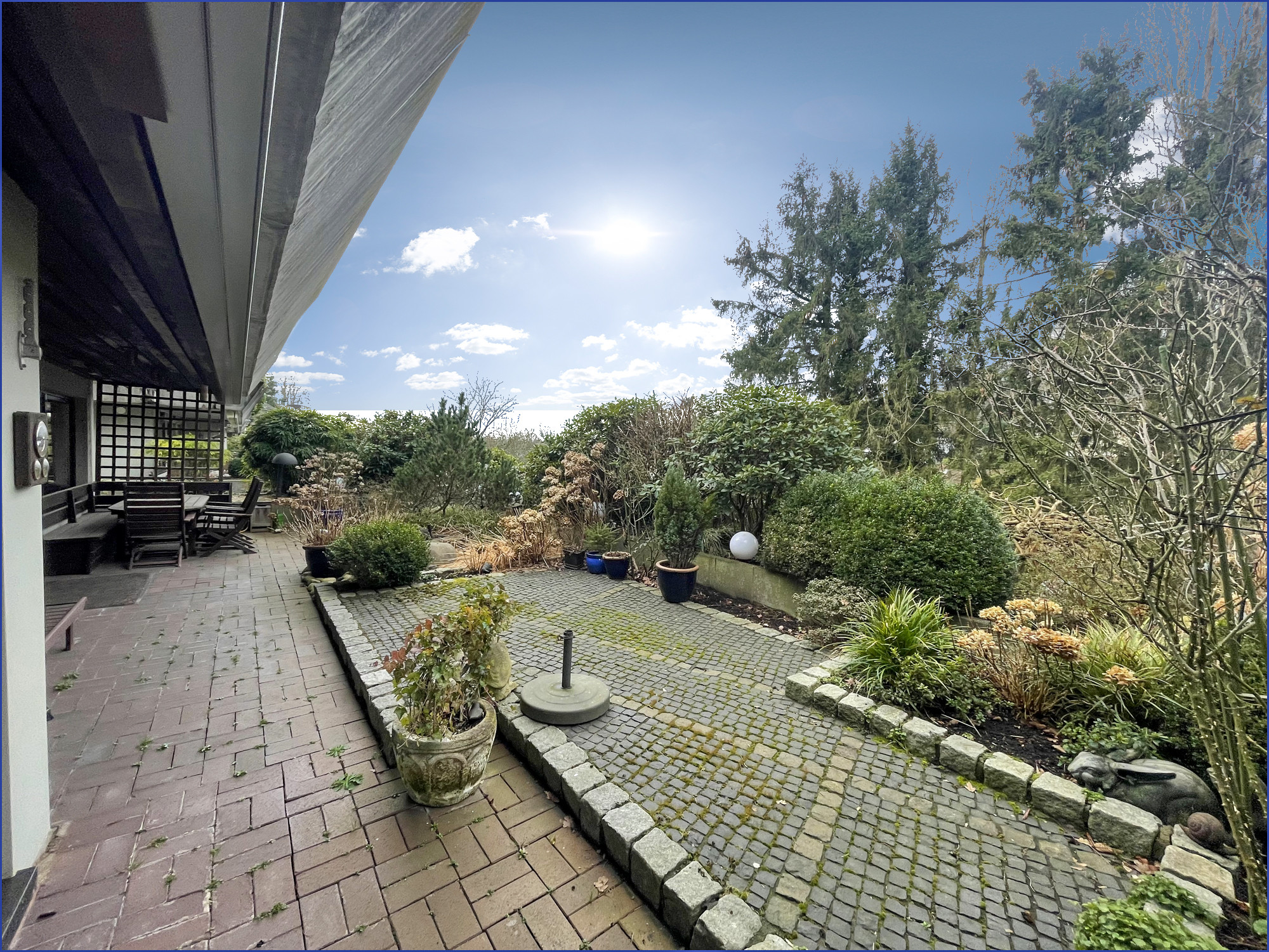 Repräsentative Terrassenwohnung in Mülheim-Holthausen mit Doppelgarage!