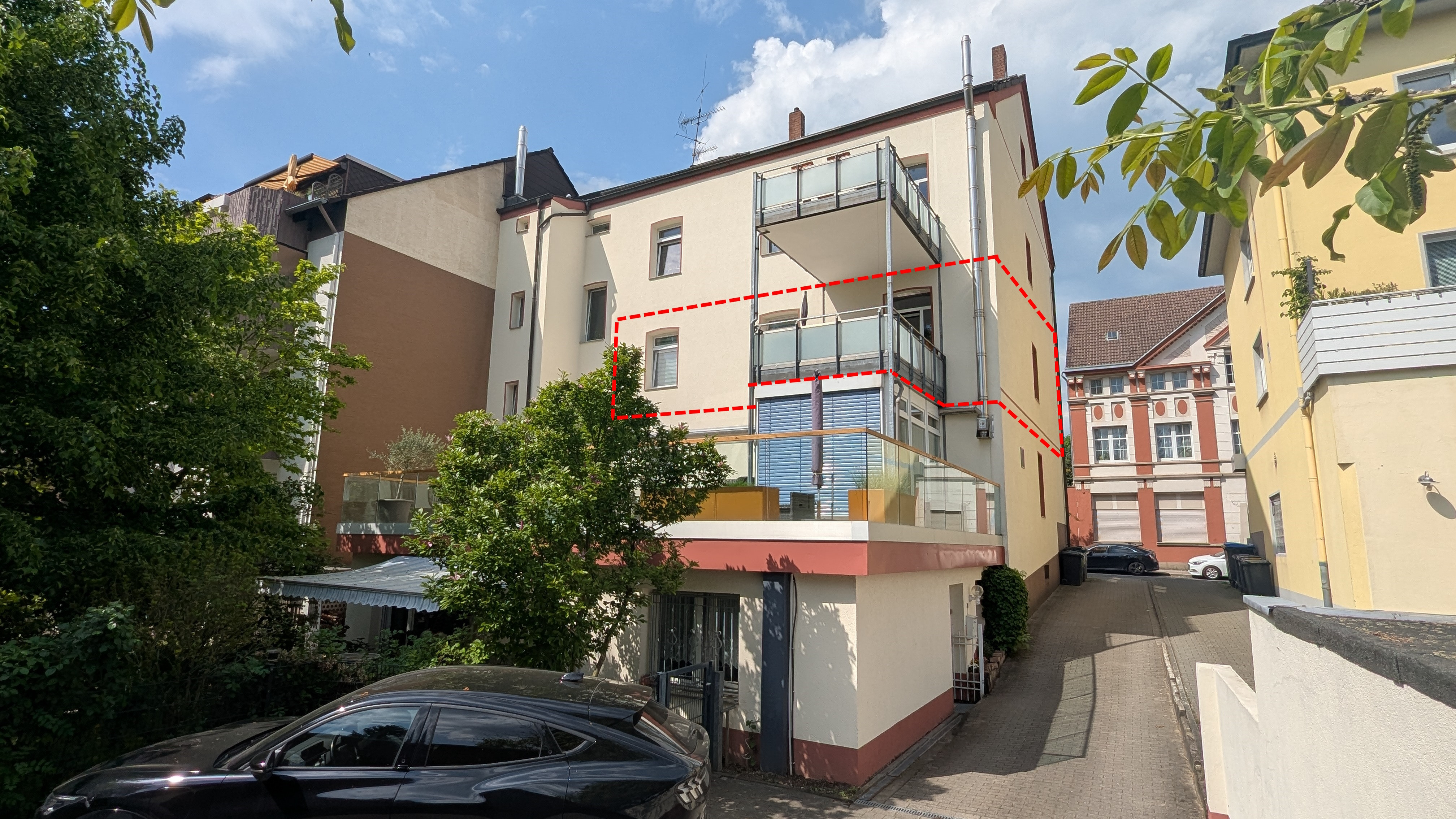 Zwei moderne Wohnungen in saniertem und gepflegtem Altbau
