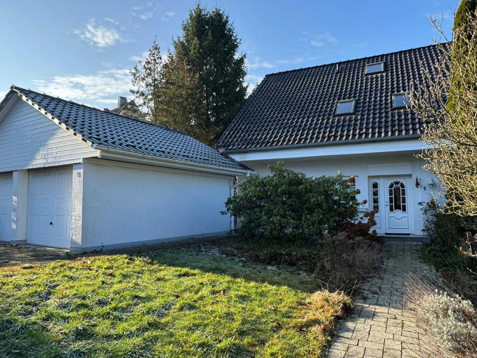 Wohntraum im Grünen – Großzügige Doppelhaushälfte mit Wintergarten im Essener-Süden!