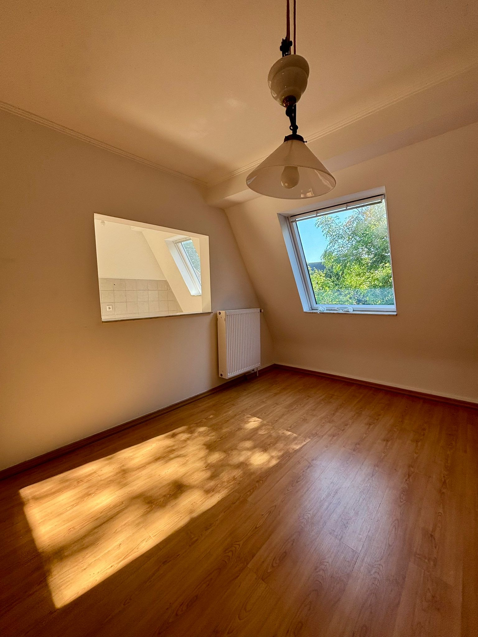 Küche mit Durchreiche im 3. OG