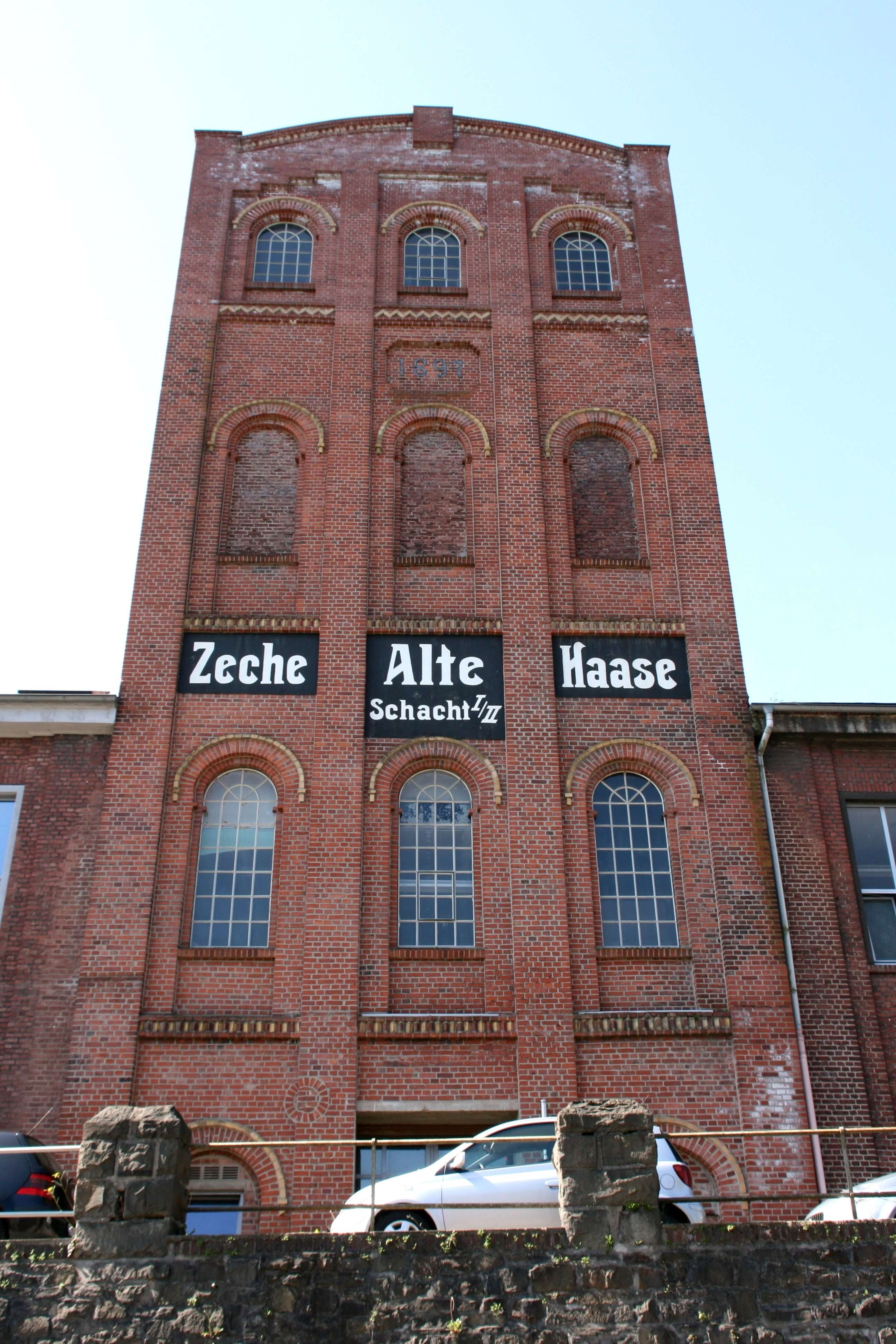 Malakow-Turm über Schacht I/II (Schacht Julie) der Zeche Alte Haase, Hattinger Straße in Sprockhövel (Fotograf: Frank Vincentz)