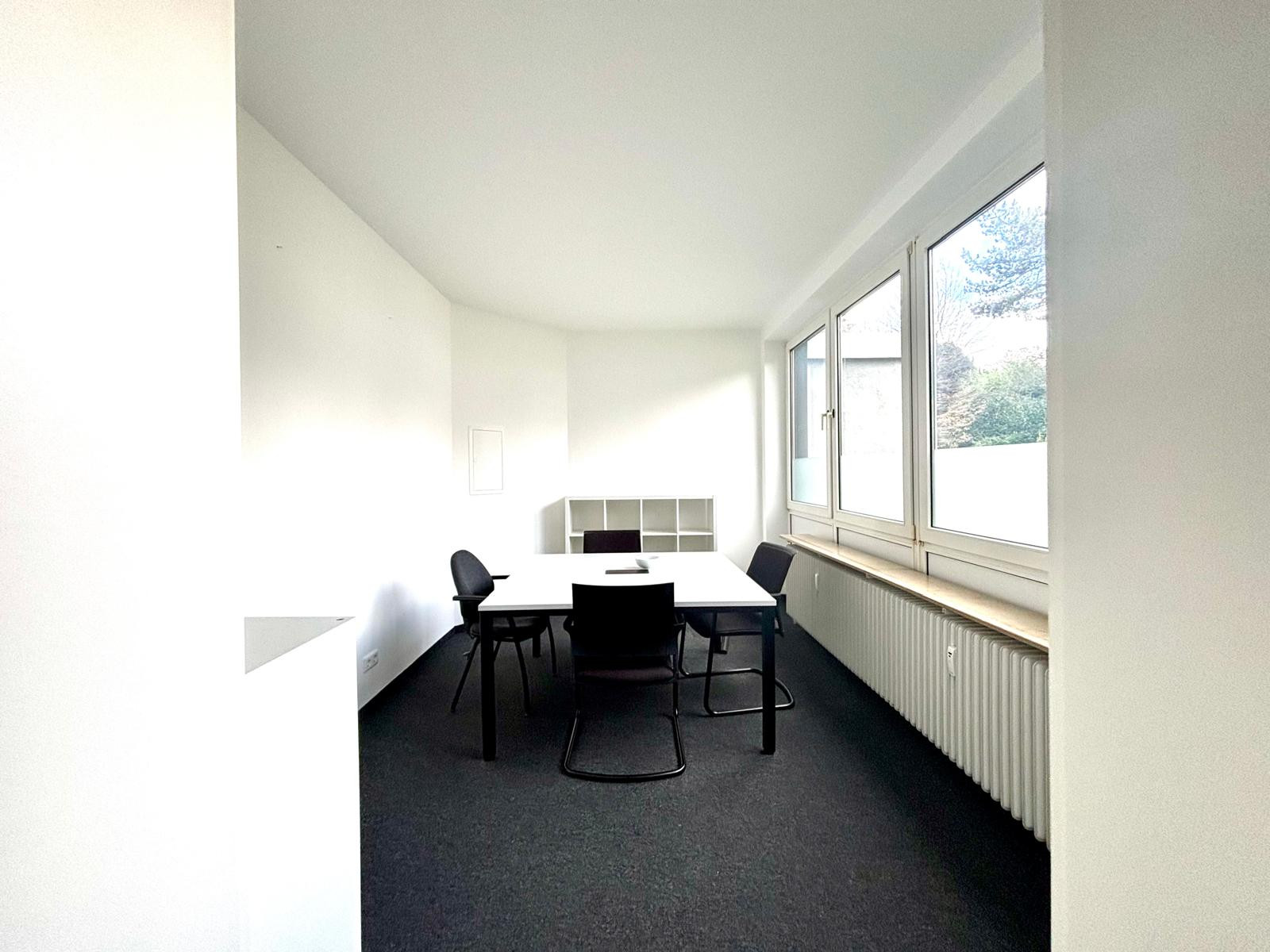 Neuer Standort für Ihr Unternehmen: Renoviertes Dreiraumbüro mitten im Gewerbegebiet