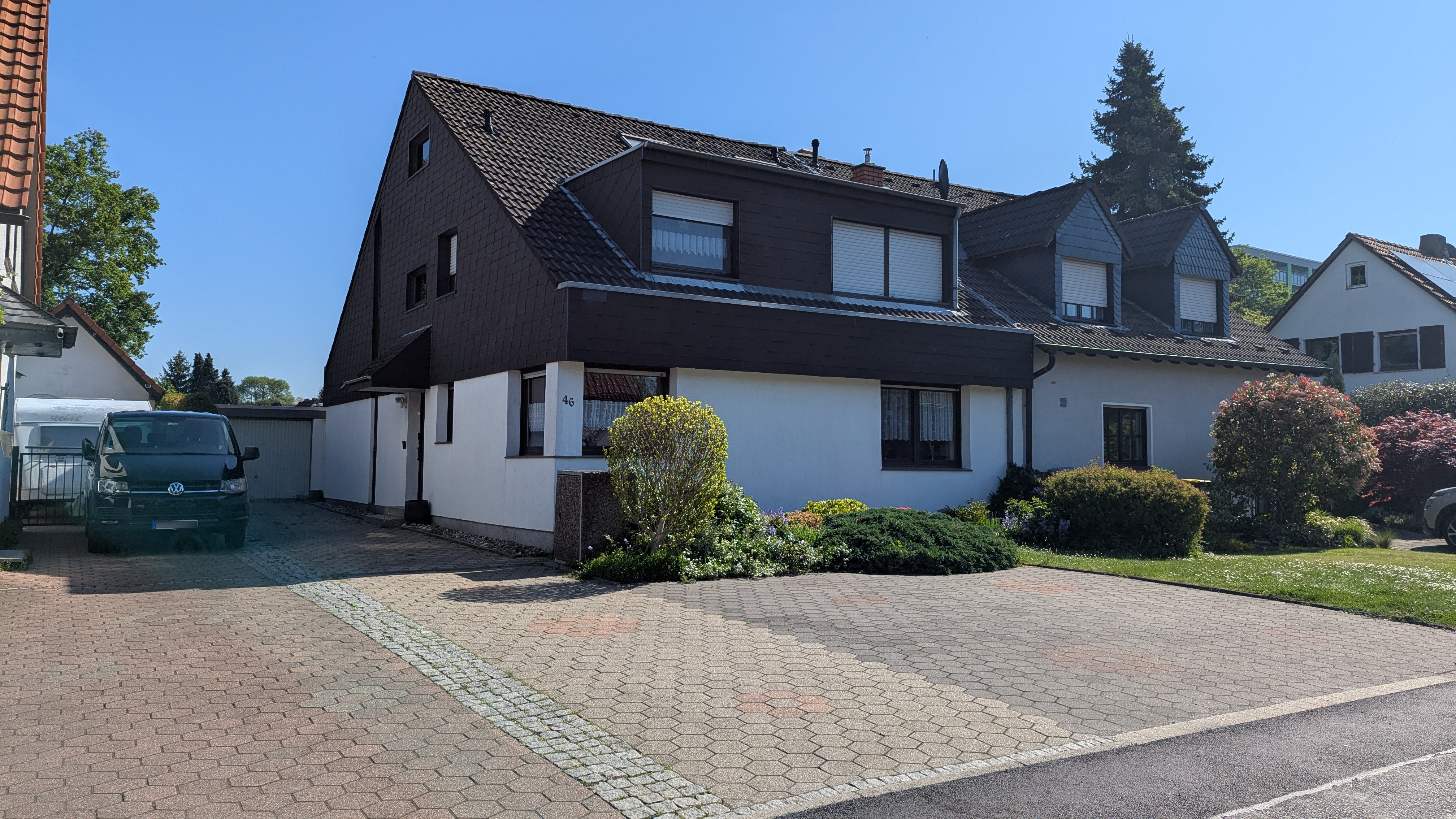 Zweifamilien-Doppelhaushälfte mit Garage in ruhiger Lage von Essen-Bedingrade