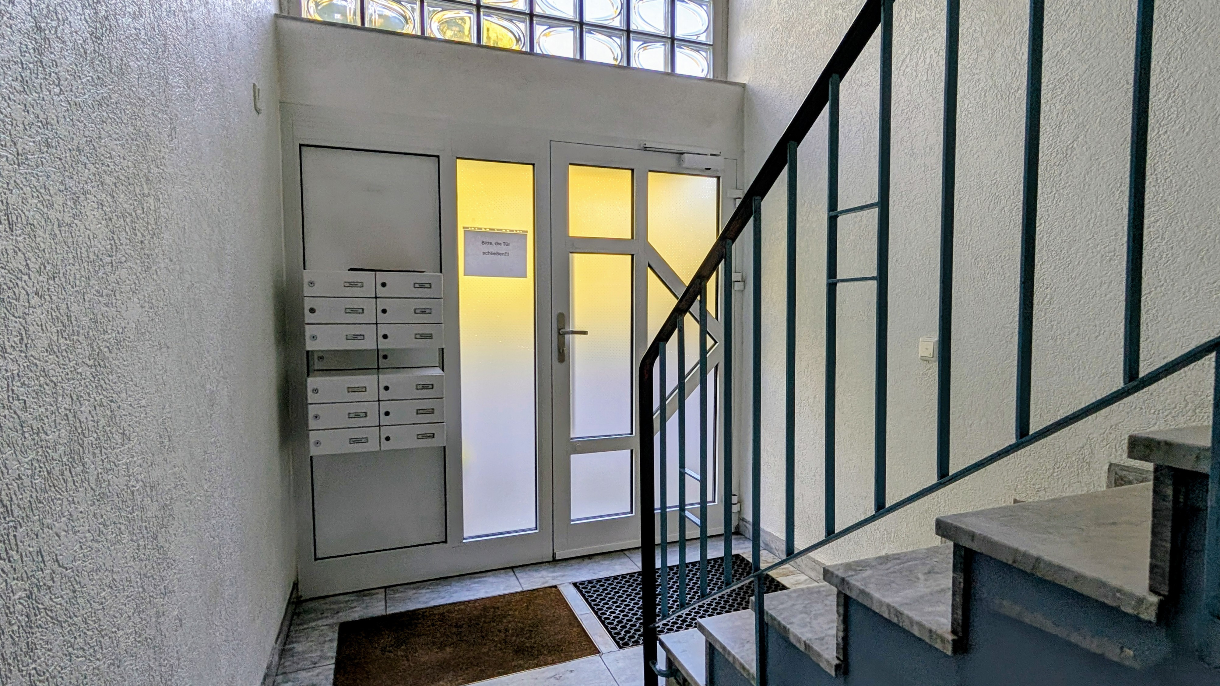 Hauseingang Treppenhaus