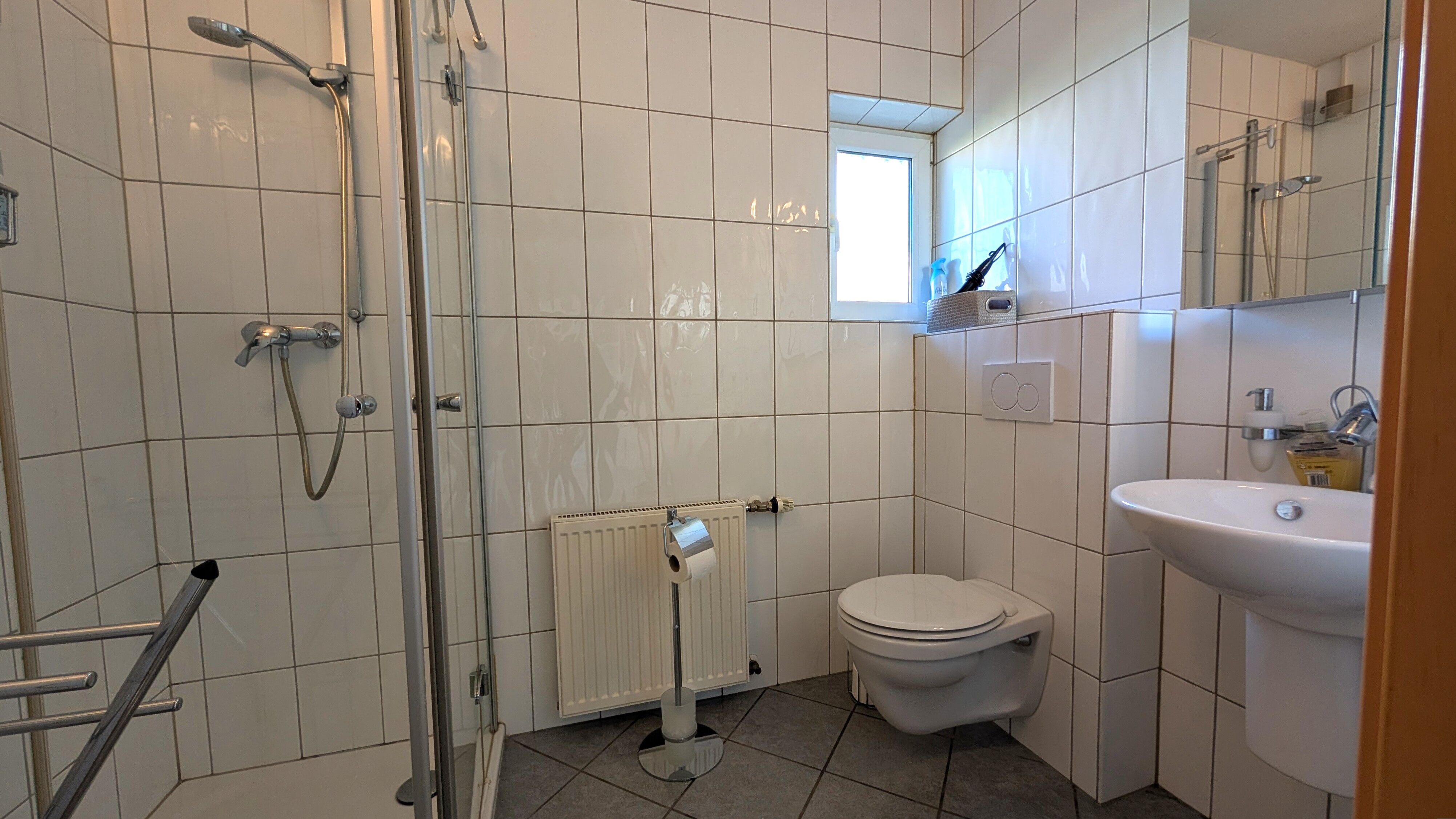 Badezimmer (EG Haus 1)