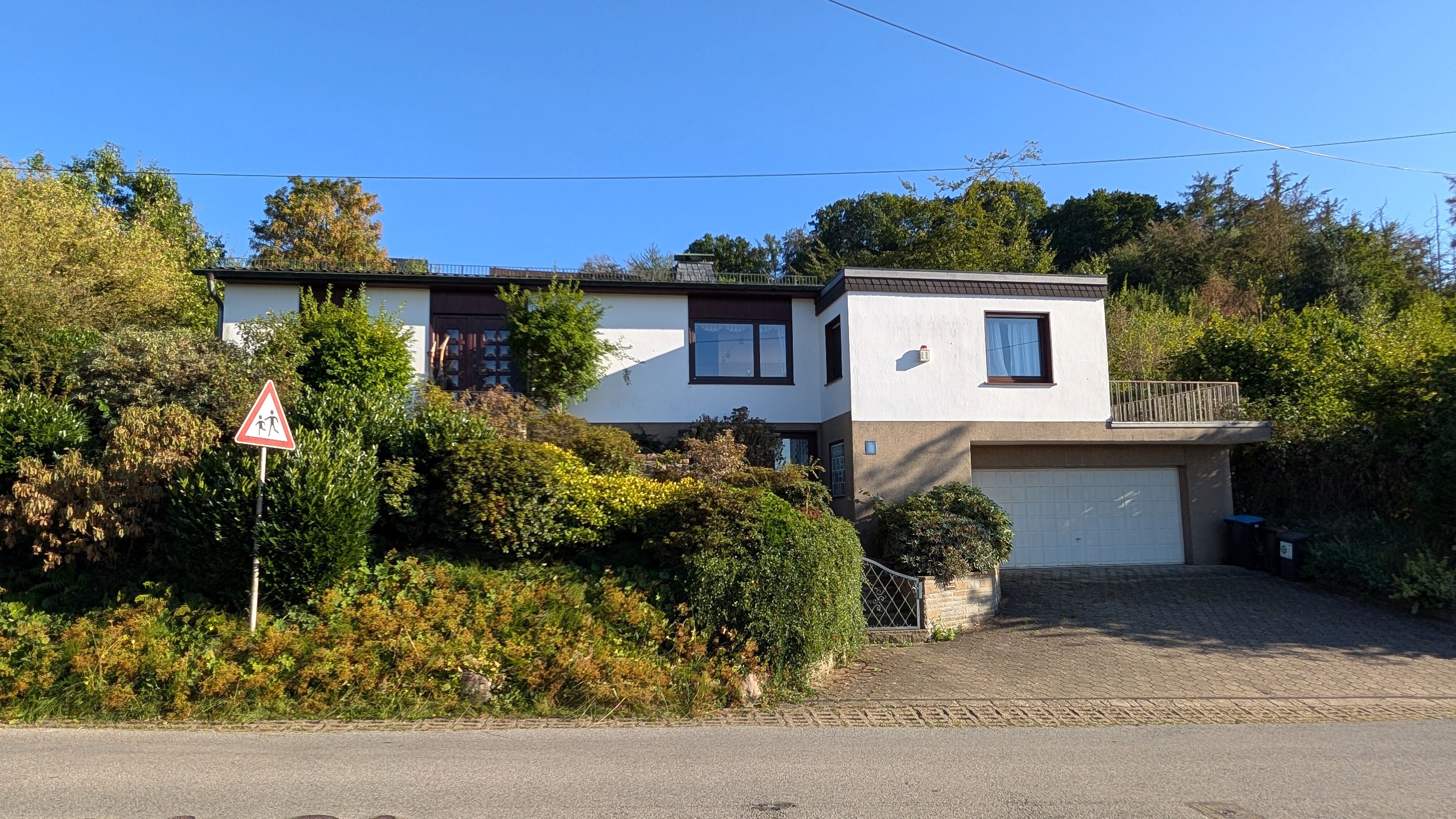 Ein Zuhause in beliebter Wohnlage – mit Südterrasse, Garten und WeitblickEin Zuhause in beliebter Wohnlage – mit Südterrasse, Garten und Weitblick